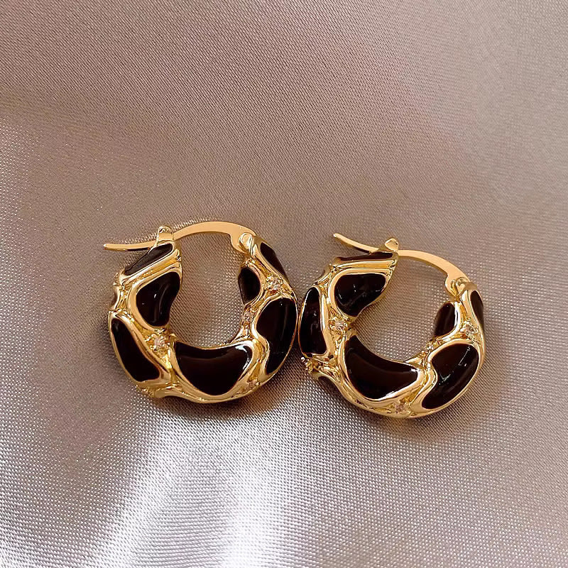 Light luxury, high-end temperament, enamel ear buckle design, popular earrings, French drop glazed leopard print circle earrings